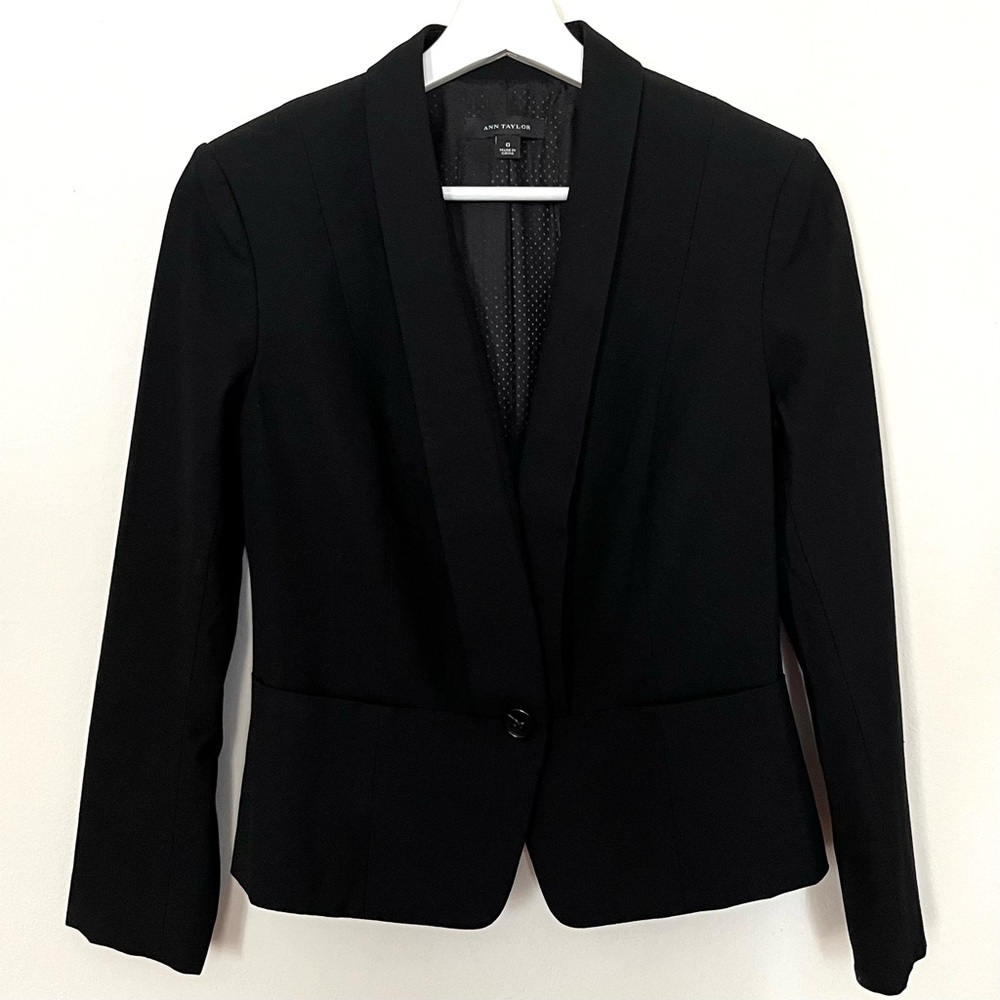Ann Taylor • 0 • One Button Long Lapel Tuxedo Style Black Women’s Blazer Jacket